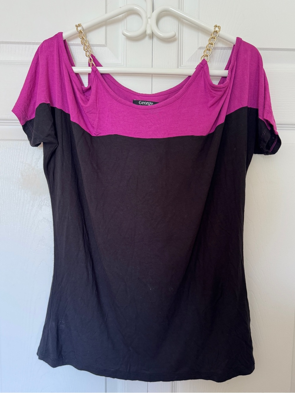 Super Soft Off The Shoulder Pink And Black Short Sleeve Top With Chain Straps